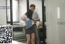 新来的女秘书酥胸可爱,猥琐上司想方设法潜规则她-解解图解