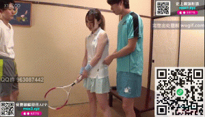 妹子和同学一起玩游戏殊不知被慢慢脱光衣服②