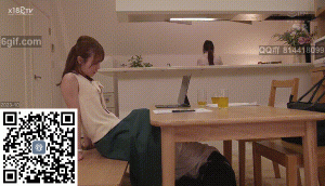 公司里的女前辈故意用屁股勾引师弟，裙底都湿透了③