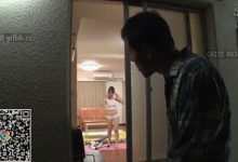 隔壁新版来的女邻居,身材好胸很大,我不满足从窗外偷窥,最终得手成功①-解解图解