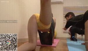 GIF剧情图解3出处，爱健身的极品女邻居，真空低胸装看得我流口水