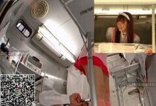 GIF剧情图解3出处,便利店里面的女服务员,被男店长裙底调戏也不敢出声-解解图解