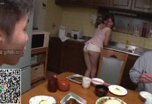 GIF剧情图解3出处,寄宿在亲戚家,嫂子穿着短裙竟然主动勾引我-解解图解
