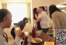 GIF剧情图解3出处,极品嫩妹便宜老头子了,丝袜眼镜妹够诱惑,好瘦的双马尾呀-解解图解
