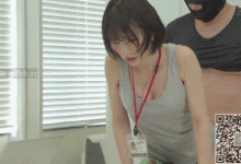 公司里面的女秘书,正在开会呢,突然被不明人士从后面XX是什么体验-解解图解