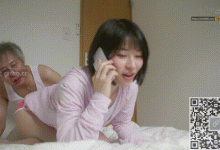短发清纯美少女睡觉中被老头调戏,后面一发不可收拾背叛自己男友-解解图解