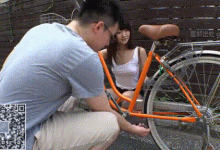 清纯小妹,故意不穿胸罩真空逛街,激凸的小葡萄任何男人看了都想去摸一摸-解解图解